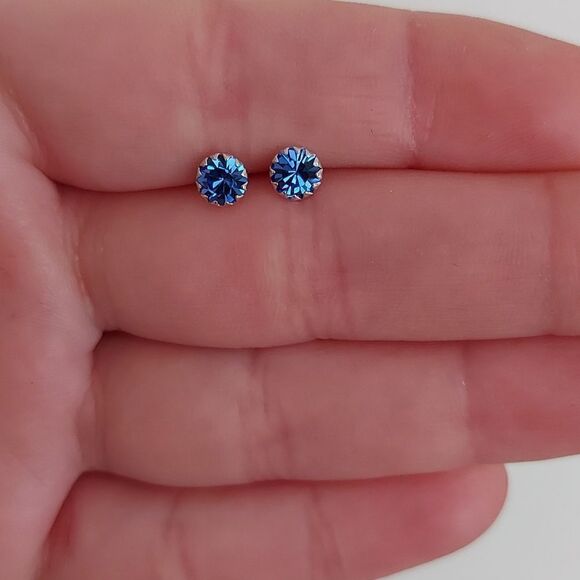 Platinum Platedย 925โSilver  September Birthstone CZ Stud Earrings - Picture 6 of 8